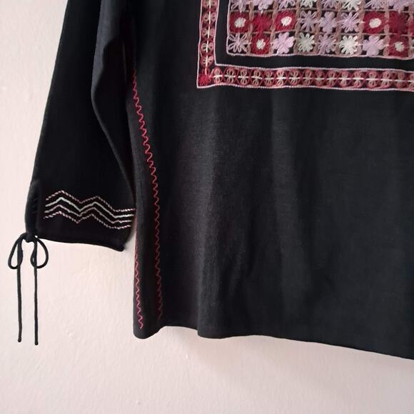 Bill Blass Womens Black Multicolored Embroidered Top w Keyhole Neckline - Size S - Picture 10 of 12